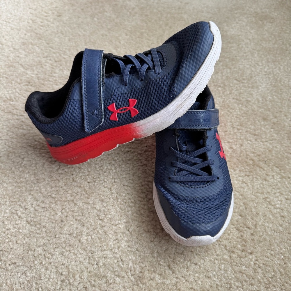 Under Armour Sneakers